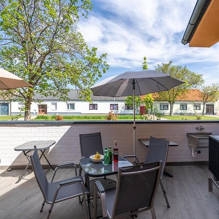 Pension Pannonia Parndorf Exteriör bild